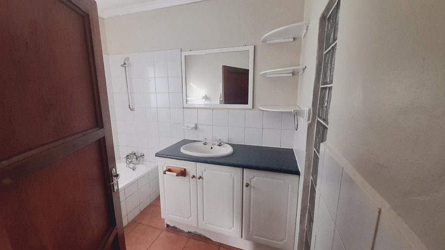 5 Bedroom Property for Sale in Ifafi North West